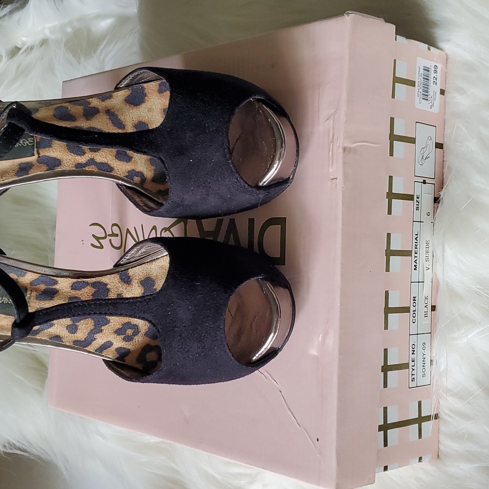 DIVA Lounge T-strap studded platform heels - Picture 14 of 16